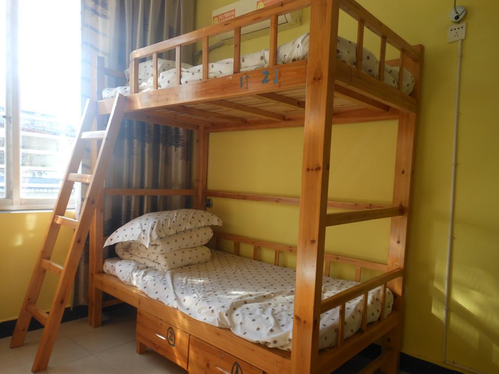 Yangshuo Travellers Land Youth Hostel Dış mekan fotoğraf